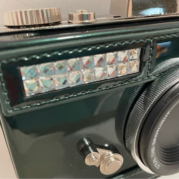 Novelty Camera Crossbody Purse metallic Green Chain Strap NEW Cute Clutch - Picture 6 of 6